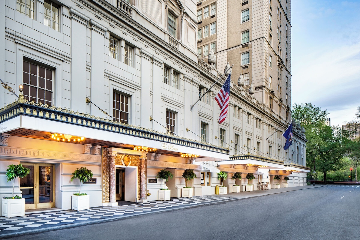 The Pierre, A Taj Hotel, photo 1