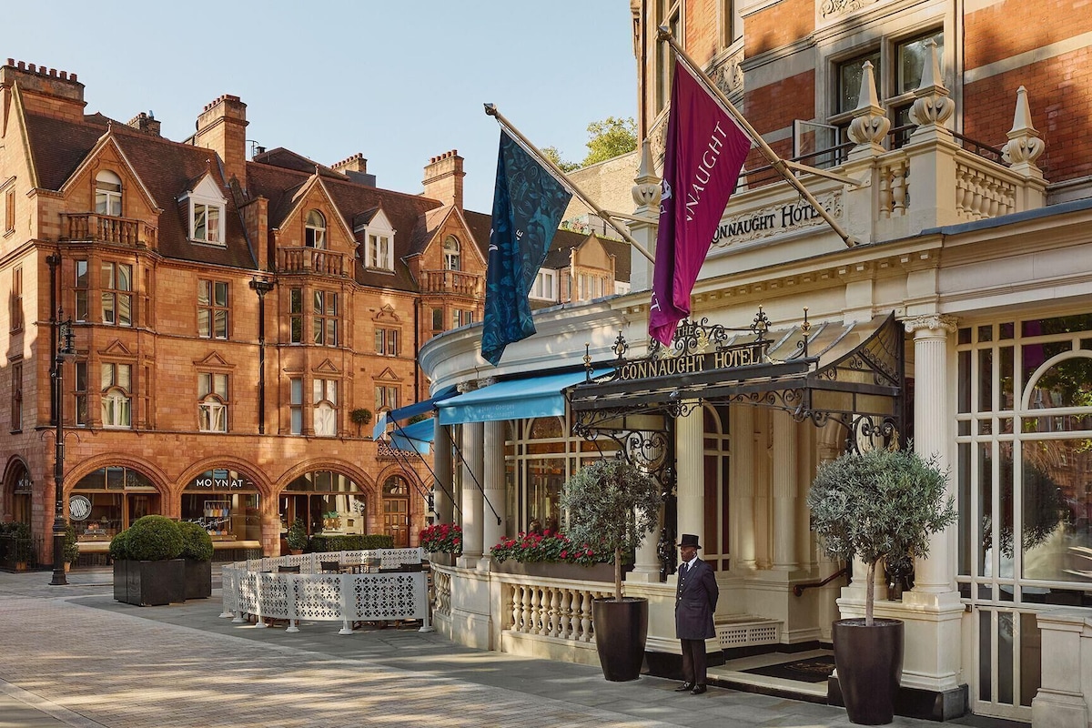 The Connaught, photo 1