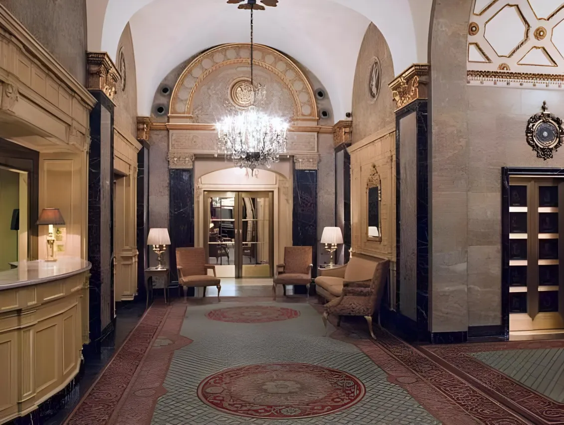 Sherry-Netherland hotel, photo 1