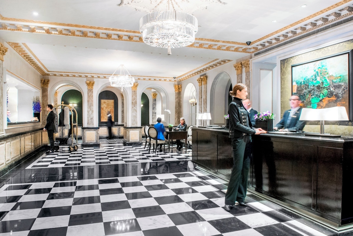The Pierre, A Taj Hotel, photo 3